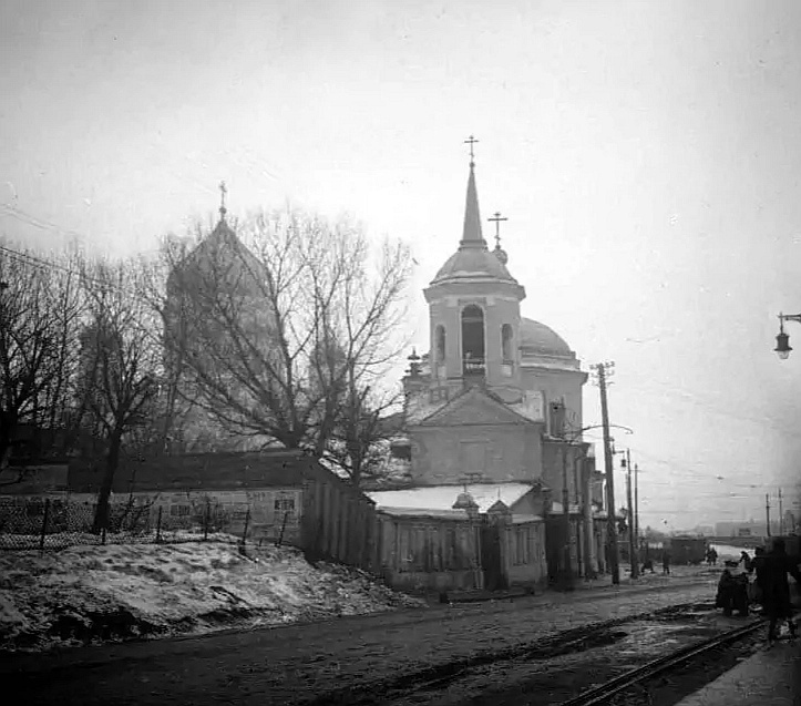 Церковь Сошествия Святого Духа у Пречистенских ворот, Хамовники (Центральный административный округ (ЦАО), г. Москва). общий вид в ландшафте, Общий вид храма. 20-е гг. 
