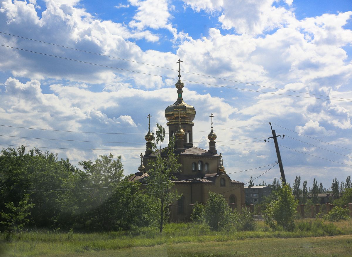 Церковь Сергия Радонежского, Углегорск (Енакиево, город, Украина, Донецкая область). общий вид в ландшафте
