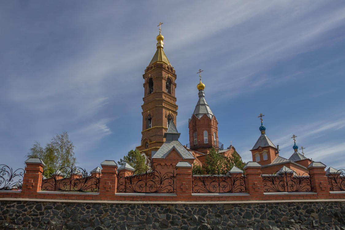 Орск. Церковь Спаса Преображения. фасады, Вид с юго-запада