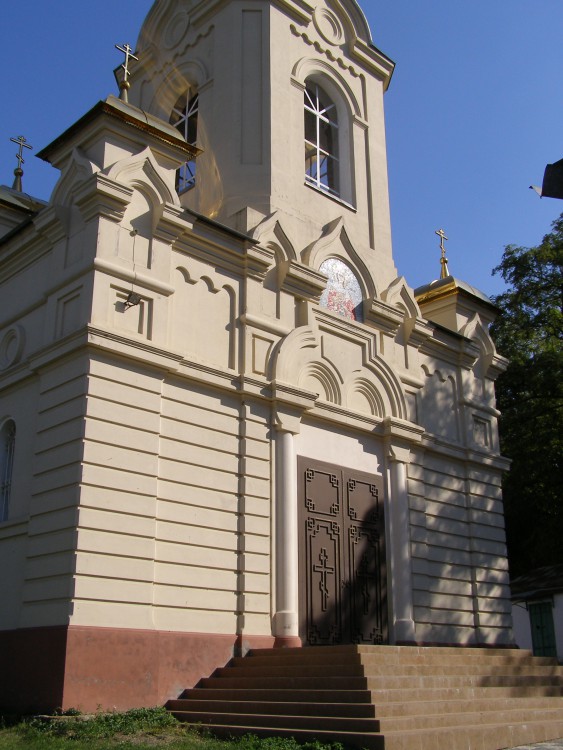 Церковь Варвары великомученицы, Грушевская (Аксайский район, Ростовская область). архитектурные детали, Вид с северо-запада. Главный вход в храм.