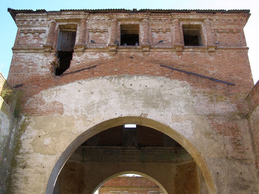 Церковь Иоанна Богослова, Грушевская (Аксайский район, Ростовская область). интерьер и убранство, Вид из помещения трапезной (вид с западной стороны)