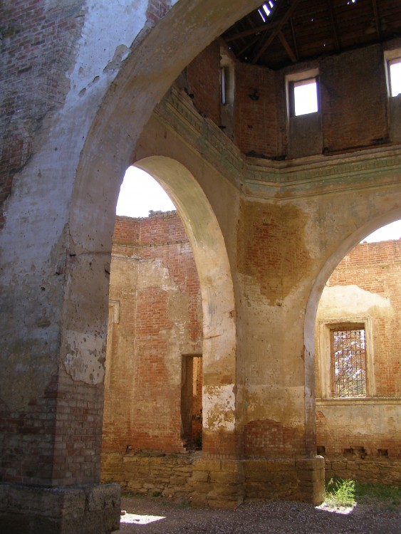 Церковь Иоанна Богослова, Грушевская (Аксайский район, Ростовская область). интерьер и убранство, Вид интерьера, от входа в храм с северной стороны