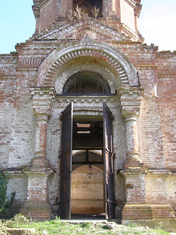 Церковь Иоанна Богослова, Грушевская (Аксайский район, Ростовская область). архитектурные детали, Вход в храм с западной стороны