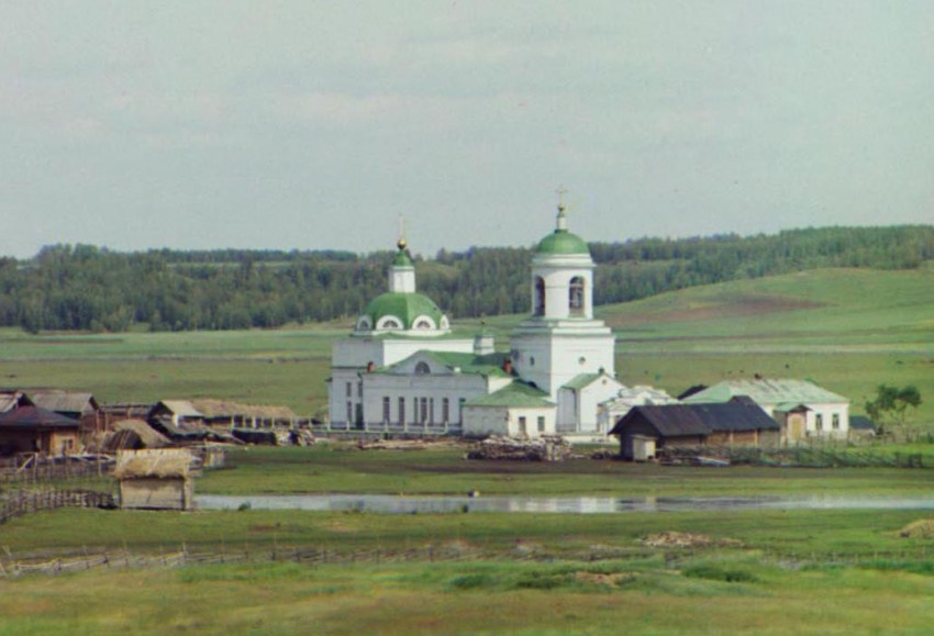 Церковь Николая Чудотворца, Скатинское (Камышловский район (Камышловский МР), Свердловская область). архивная фотография, фрагмент снимка Автор:С. М. Прокудин-Горский. Село [Скатинское]. 18 верст от г. Камышлова. 1912 год / рестав.: Прохоров Сергей