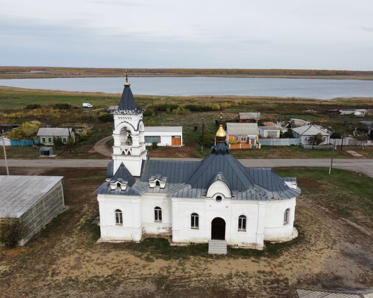 Долгие. Церковь Иоанна Златоуста. фасады, Вид на оз. Долгое