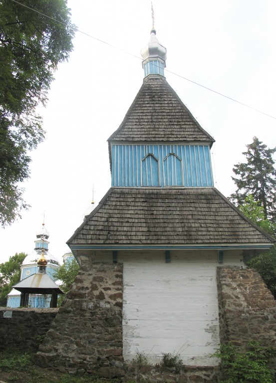 Церковь Николая Чудотворца, Винница (Винницкий район, Украина, Винницкая область). архитектурные детали, Колокольня. Деревянная на каменном основании.