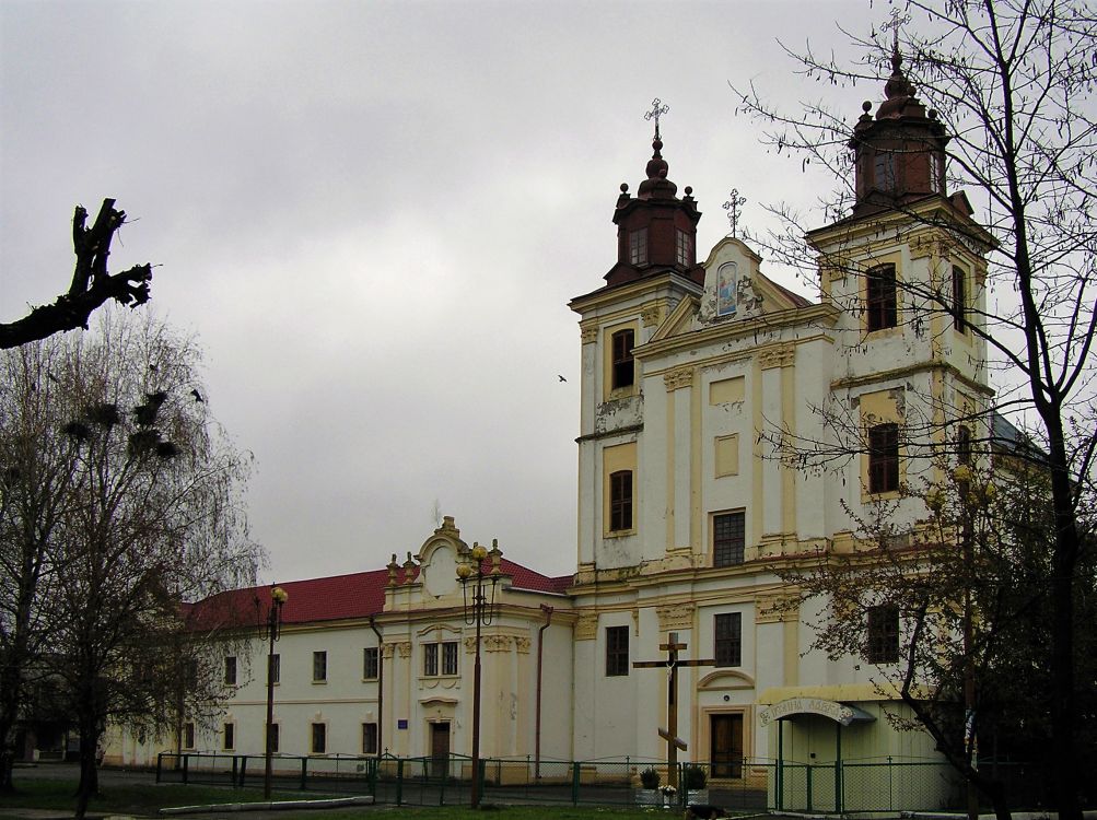 Церковь Петра и Павла, Богородчаны (Ивано-Франковский район, Украина, Ивано-Франковская область). фасады