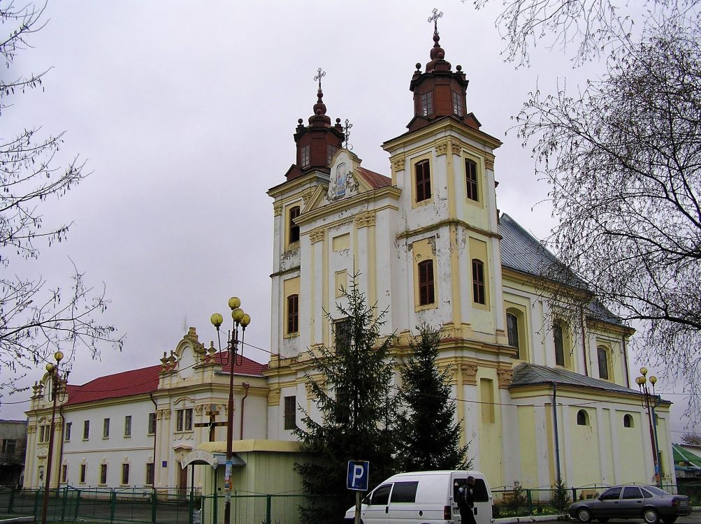 Богородчаны. Церковь Петра и Павла. фасады