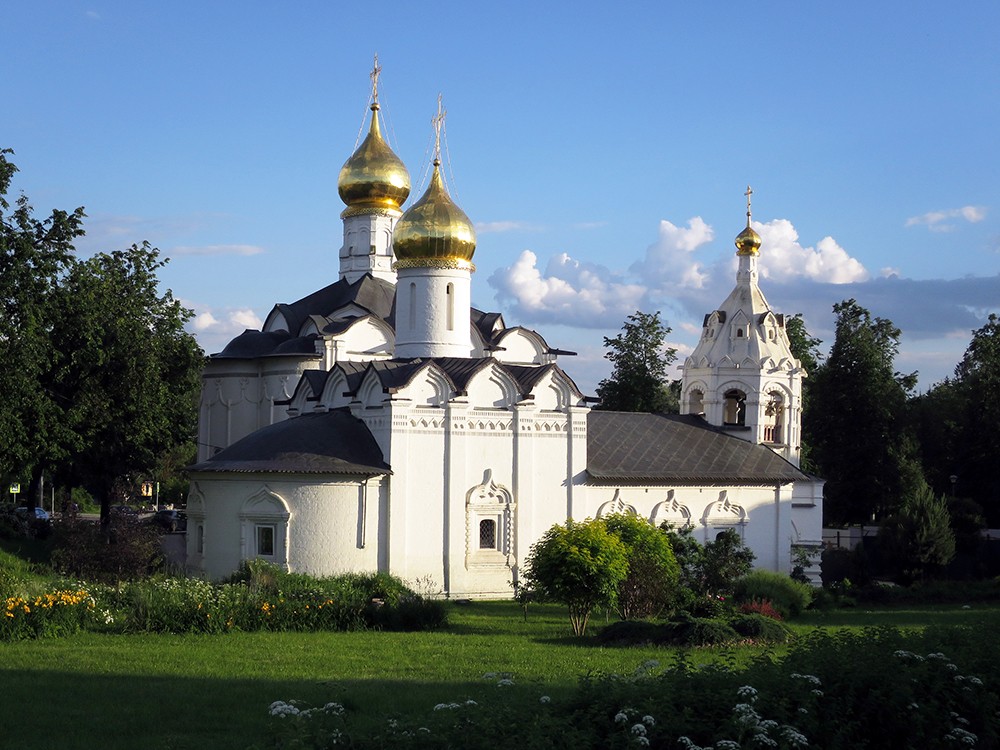 Храмовый комплекс. Церкви Введения во храм Пресвятой Богородицы и Параскевы Пятницы на Подоле, Сергиев Посад (Сергиево-Посадский городской округ, Московская область). фасады