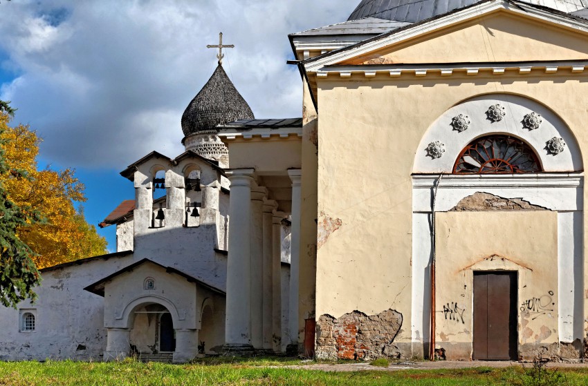 Псков. Старовознесенский монастырь. архитектурные детали