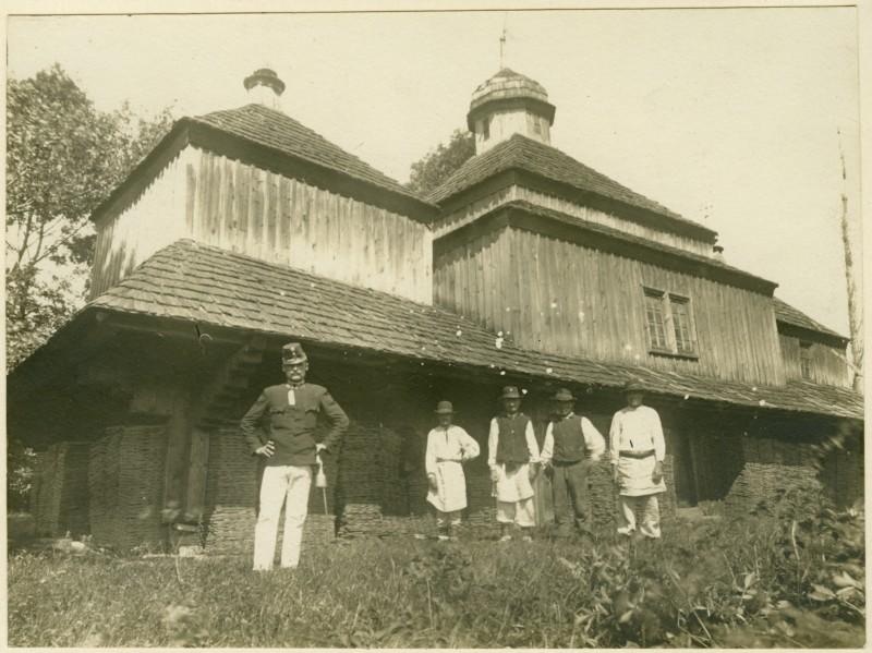 Церковь Параскевы Пятницы, Сколе (Стрыйский район, Украина, Львовская область). архивная фотография, Фото нач.ХХ в. на польском сайте http://www.fototeka.ihs.uj.edu.pl/navigart/navigart/select?id=search&content=skole