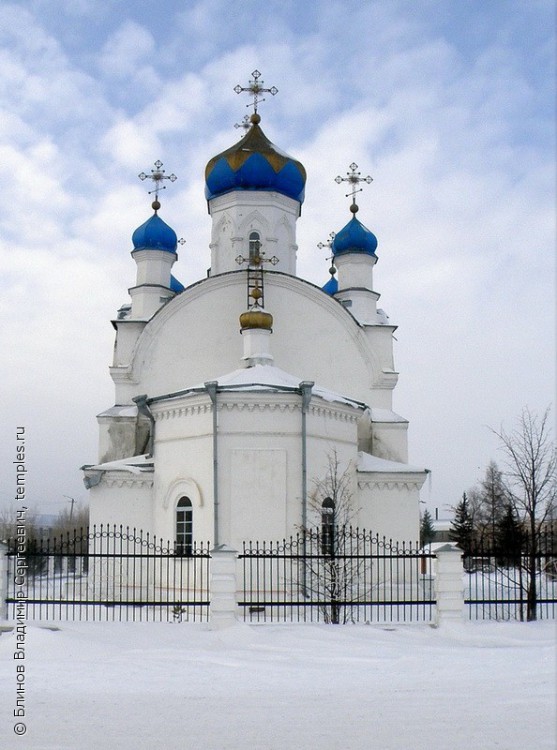 Церковь Троицы Живоначальной, Красное (Ленинск-Кузнецкий район и г. Ленинск-Кузнецкий, Кемеровская область). фасады, Фото Блинова Владимира