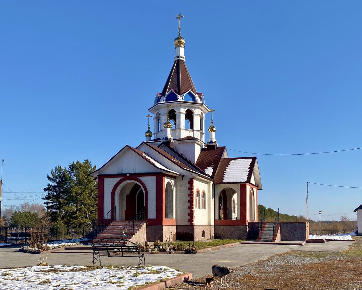 Вид с ЮЗ, фасады. Церковь Веры, Надежды, Любови и матери их Софии, Белово (Беловский район, Кемеровская область)