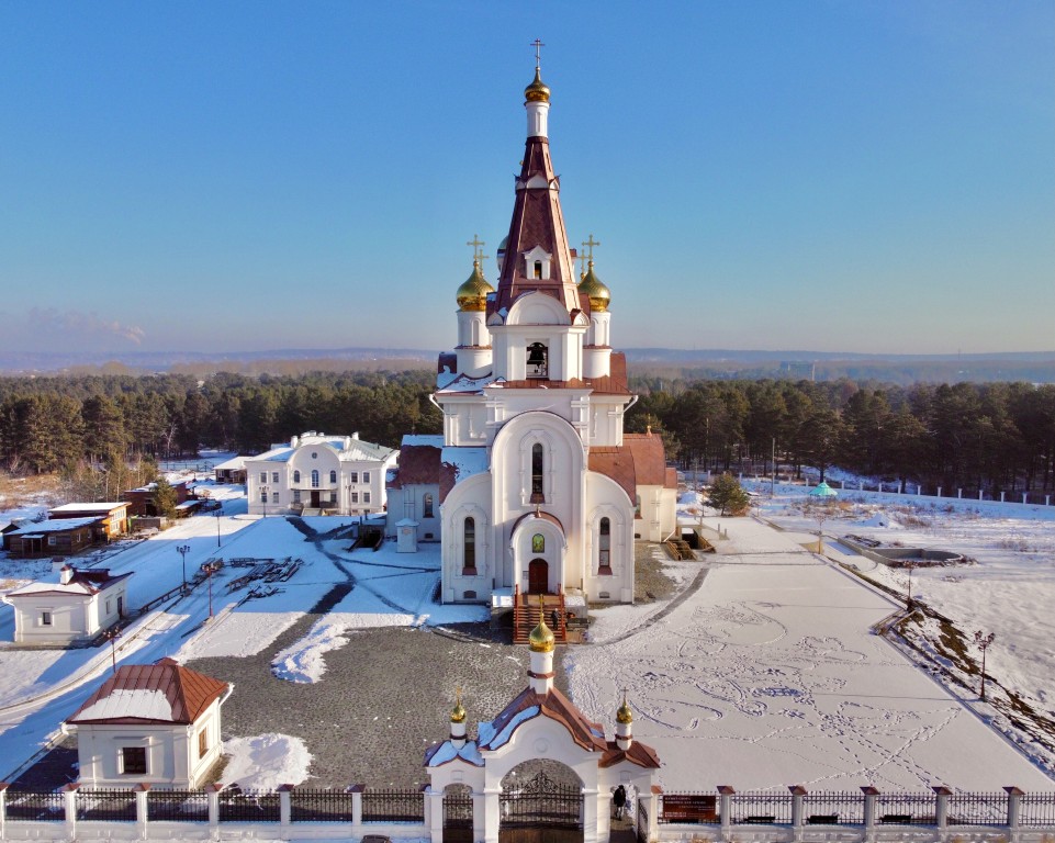 Церковь Петра и Павла, Шелехов (Шелеховский район, Иркутская область). общий вид в ландшафте, Территория вид с запада