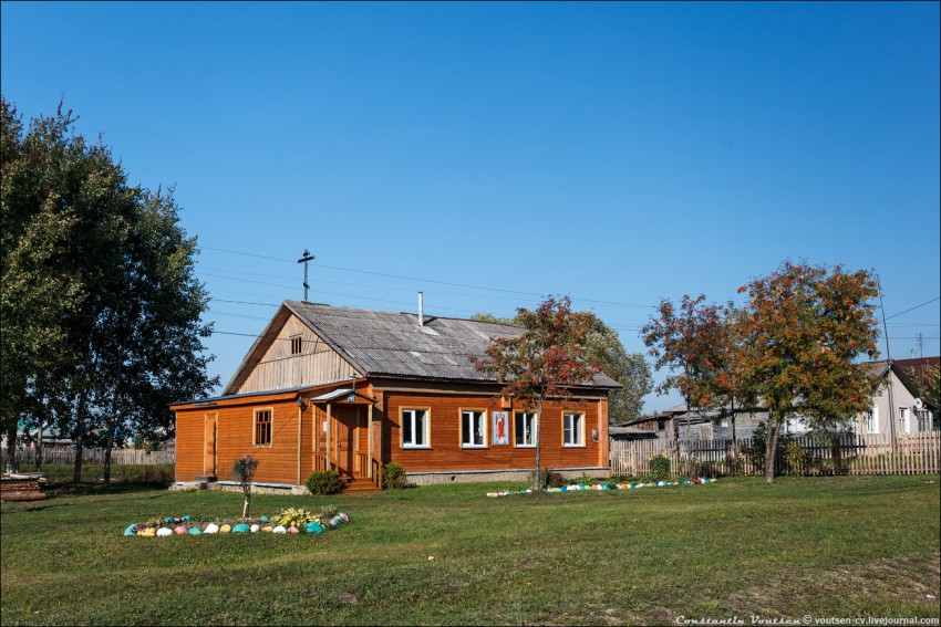 Щенниково. Молельный дом Михаила Архангела. общий вид в ландшафте