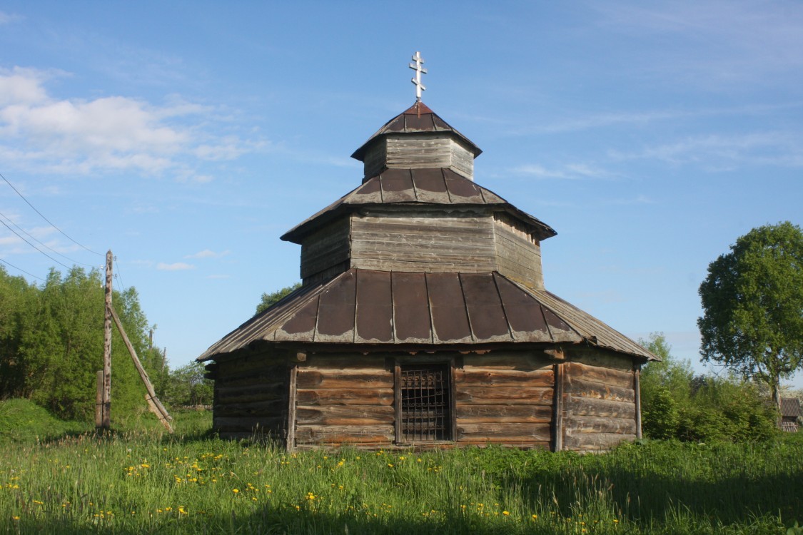 Юрово. Часовня Параскевы Пятницы. фасады