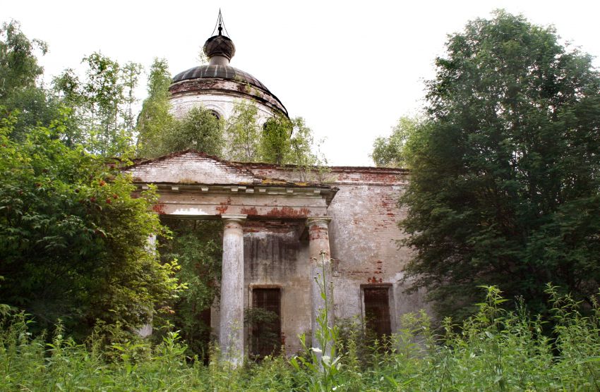 Лесоклинье, урочище. Церковь Троицы Живоначальной. фасады