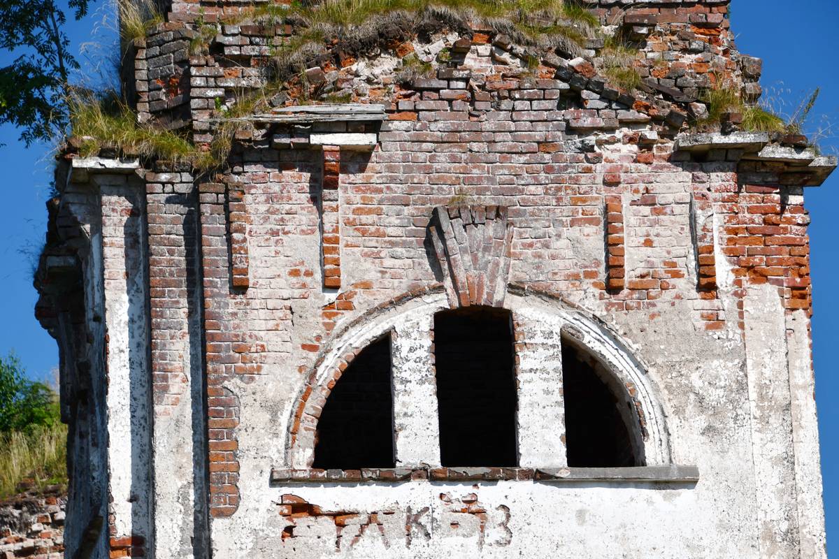 архитектурные детали. Церковь Успения Пресвятой Богородицы, Введенье (Молоковский район, Тверская область)