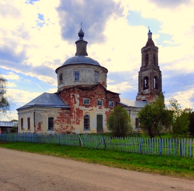 Церковь Спаса Всемилостивого, Славково (Кашинский городской округ, Тверская область). фасады