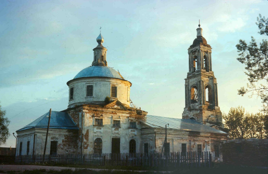 Славково. Церковь Спаса Всемилостивого. фасады, 1994