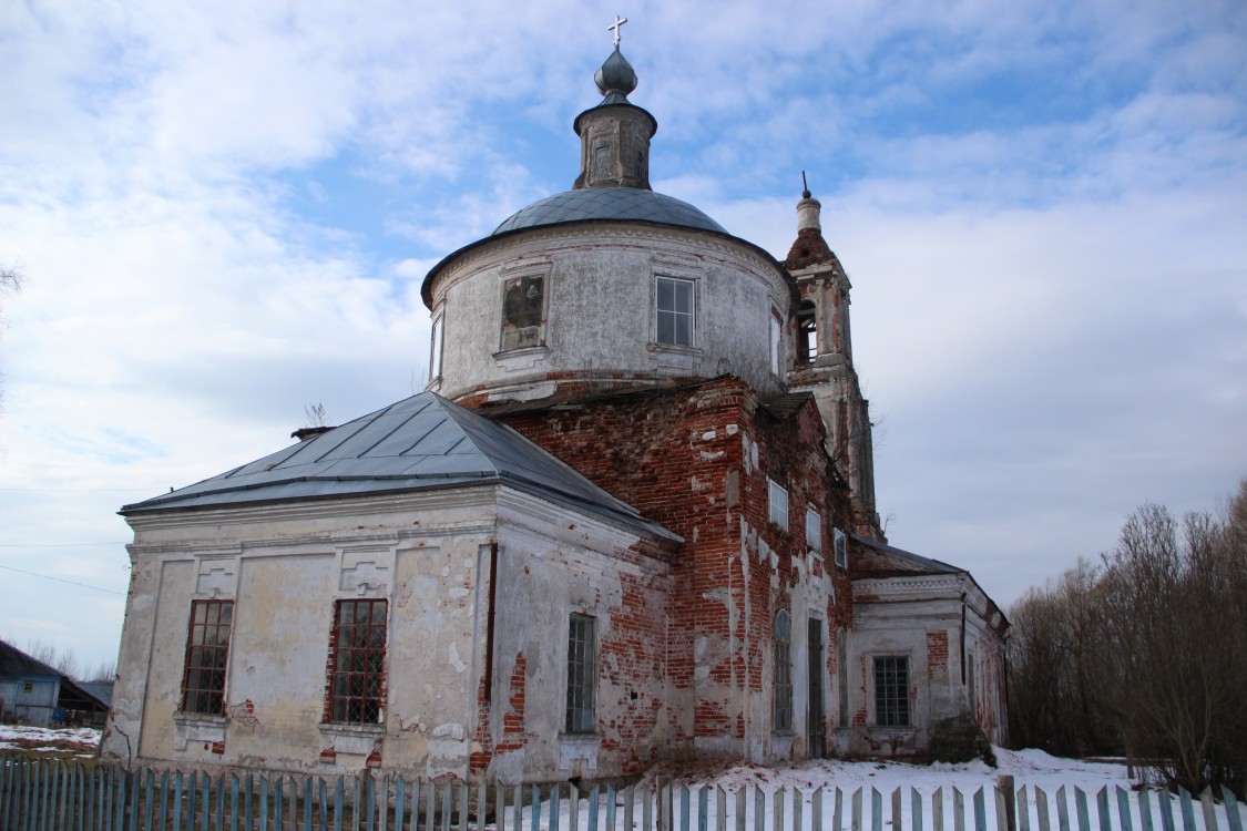 Церковь Спаса Всемилостивого, Славково (Кашинский городской округ, Тверская область). фасады