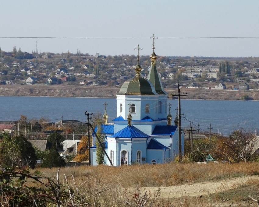 Церковь Рождества Пресвятой Богородицы, Баловное (Николаевский район, Украина, Николаевская область). общий вид в ландшафте