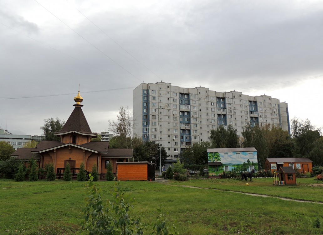 Церковь Кирилла и Марии Радонежских в Марьине, Марьино (Юго-Восточный административный округ (ЮВАО), г. Москва). фасады, Храм,Церковная лавка,Воскресная школа «Малахит»,Дом притча.