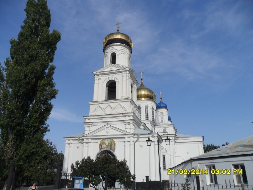 Церковь Успения Пресвятой Богородицы, Донецк (Донецк, город, Ростовская область). общий вид в ландшафте