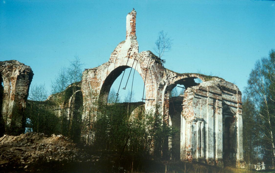 Лядины. Церковь Воскресения Христова. фасады, 1994