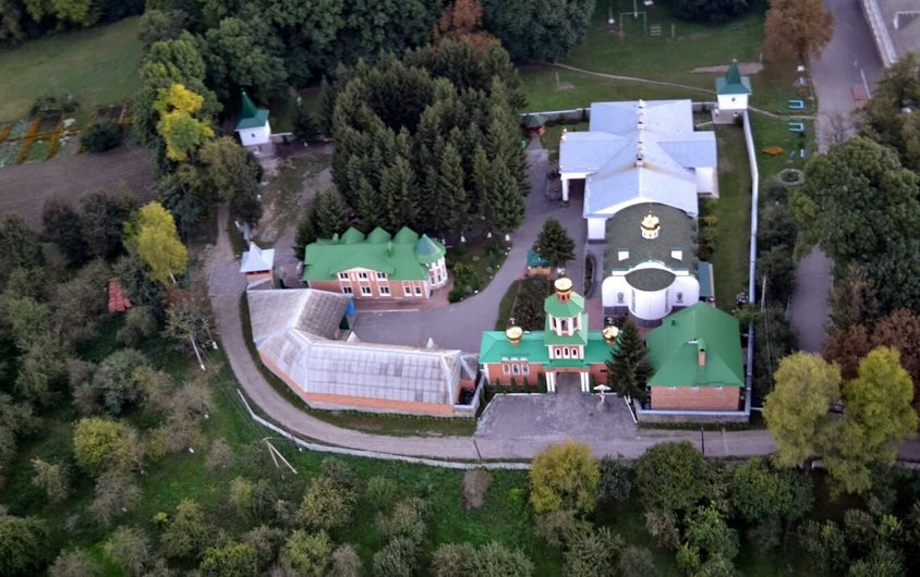 Лемешевка. Иоанно-Богословский Лемешевский мужской монастырь. общий вид в ландшафте
