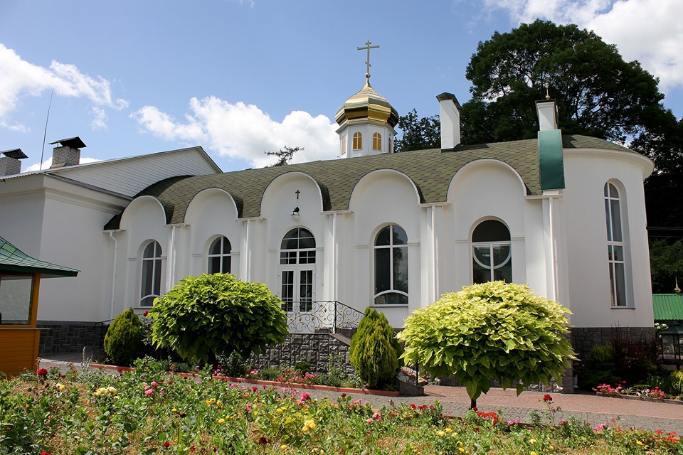 Лемешевка. Иоанно-Богословский Лемешевский мужской монастырь. фасады