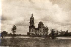 Рюховское. Церковь Троицы Живоначальной