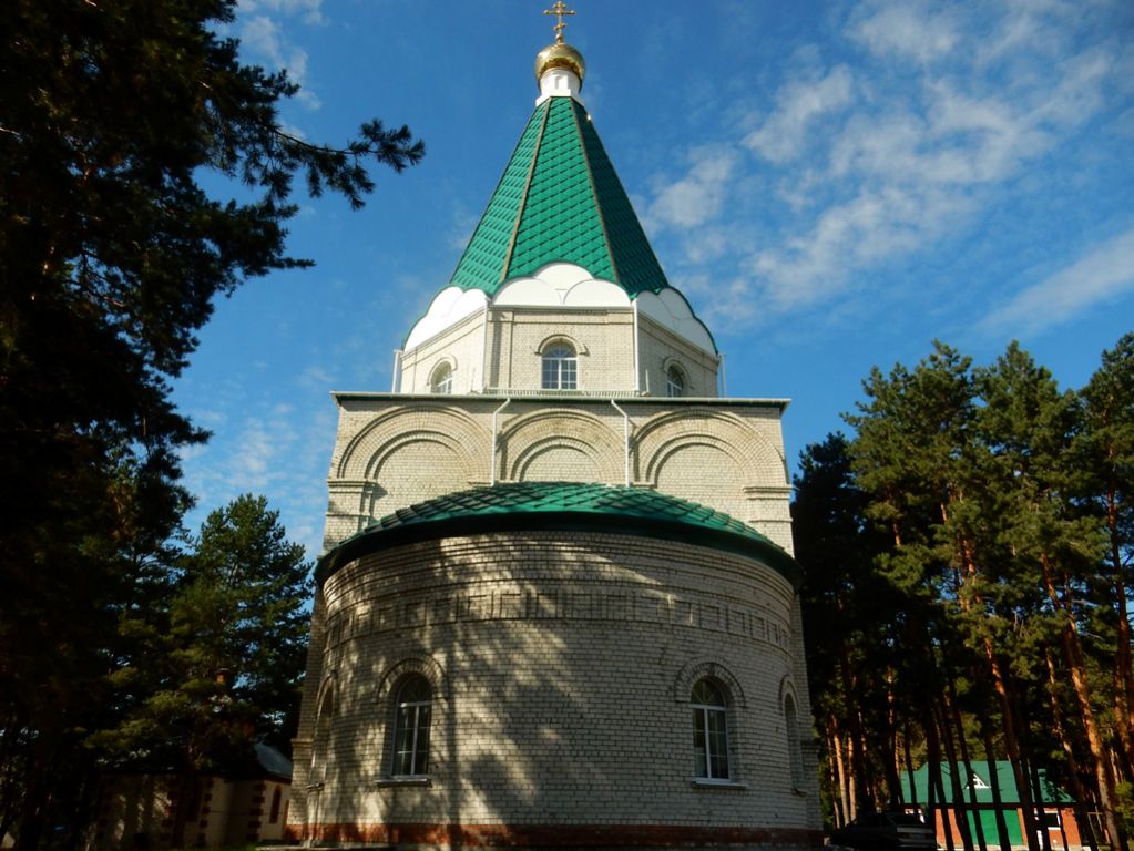 Сызрань. Церковь Троицы Живоначальной (новая). документальные фотографии