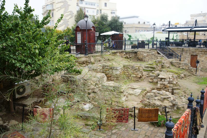 Часовня Варфоломея апостола, Баку (Азербайджан, Прочие страны). дополнительная информация, Фундамент