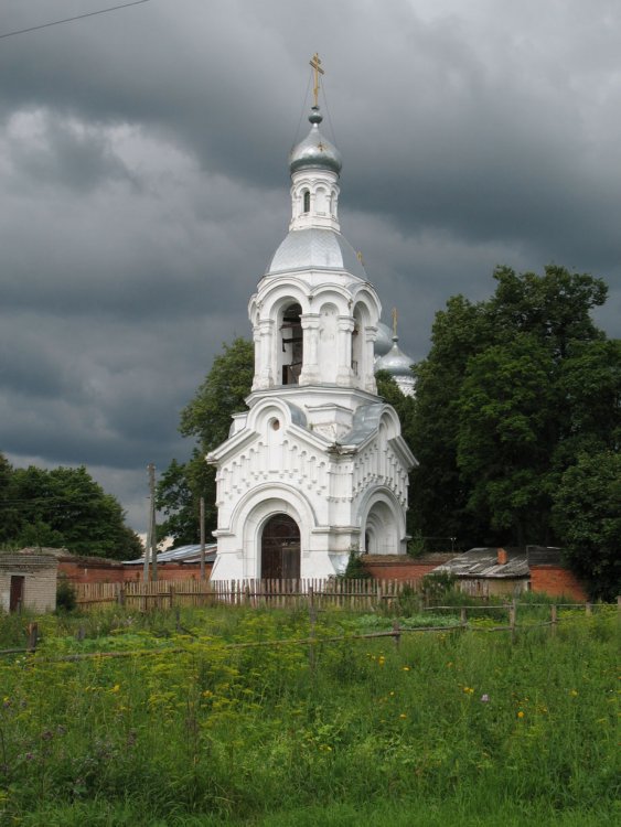 Воскресенский Федоровский мужской монастырь. Колокольня, Сергеево (Шуйский район, Ивановская область). фасады, Колокольня над Святыми воротами(1902-1903). Архитектор П.Г. Беген