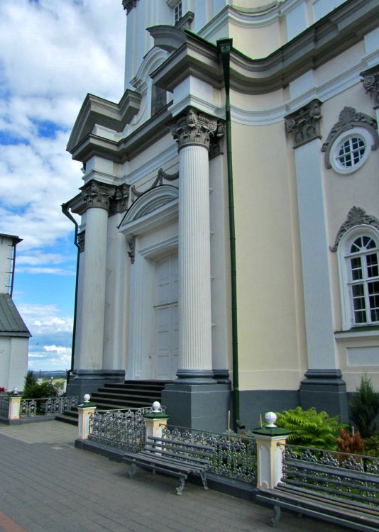 Успенская Почаевская Лавра. Колокольня, Почаев (Кременецкий район, Украина, Тернопольская область). архитектурные детали, северный портал колокольни
