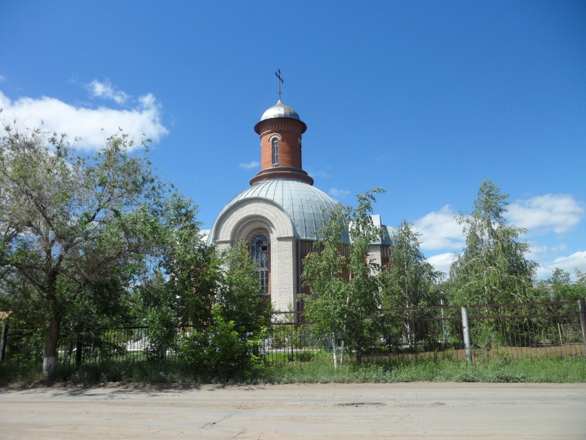 Церковь Георгия Победоносца, Энергетик (Новоорский район, Оренбургская область). фасады