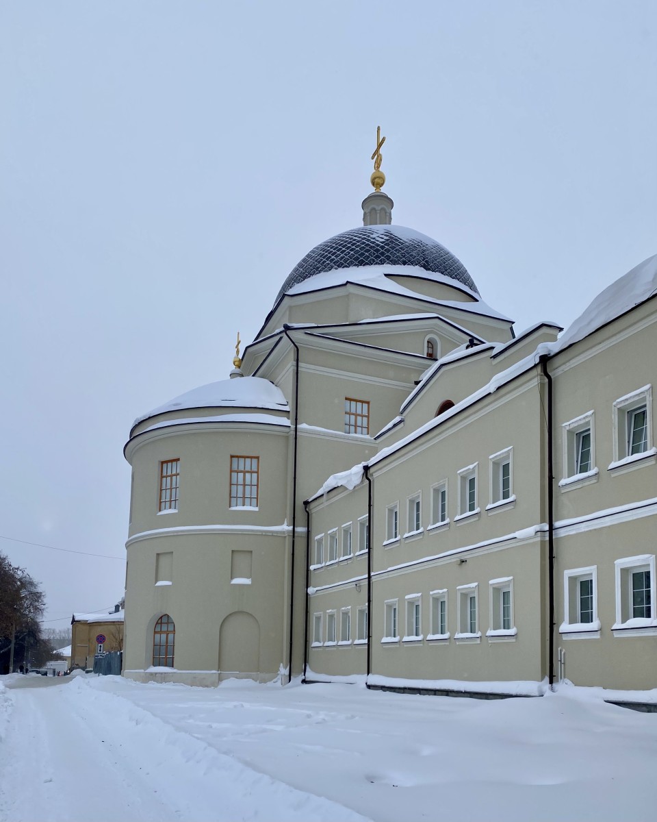 Екатеринбург. Александро-Невский Ново-Тихвинский монастырь. Церковь Введения во храм Пресвятой Богородицы. фасады, Вид с севера