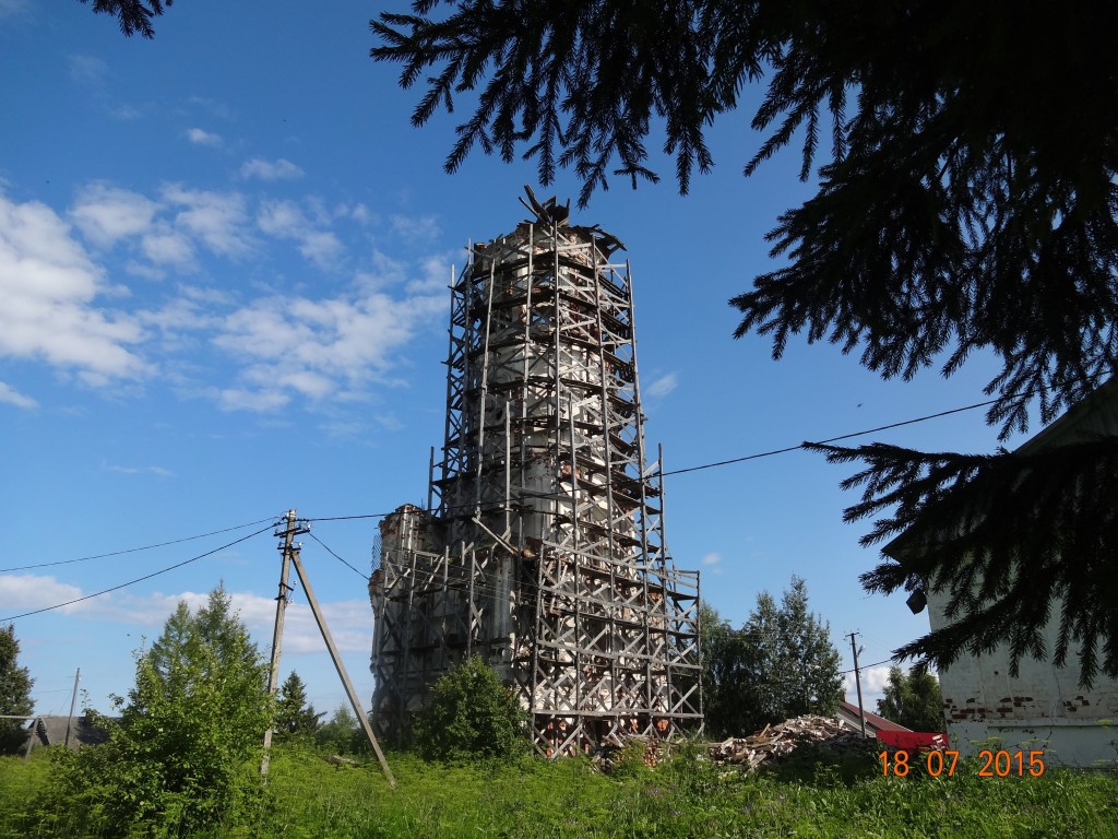 Сямский Богородице-Рождественский монастырь. Колокольня церкви Рождества Пресвятой Богородицы, Сяма (Вологодский район, Вологодская область). документальные фотографии