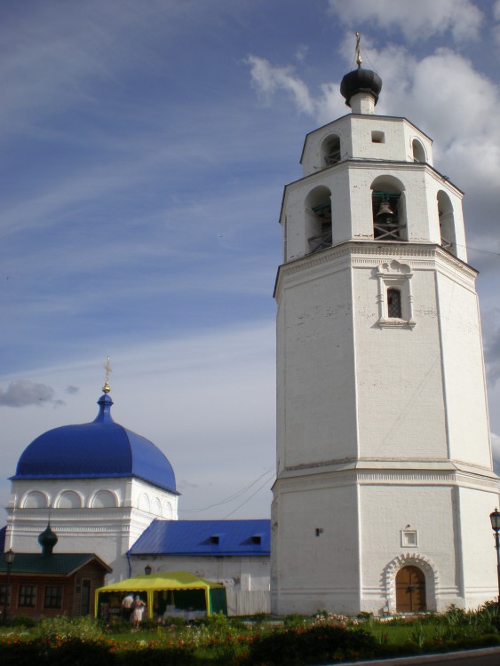 Вятка (Киров). Успения Пресвятой Богородицы Трифонов монастырь. Колокольня. фасады