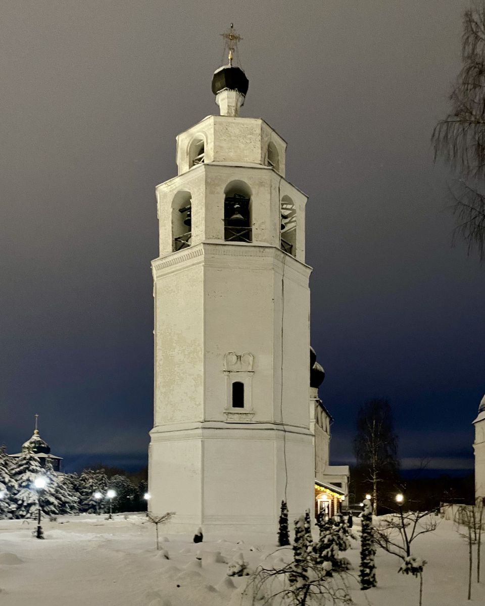 Ночью, дополнительная информация. Успения Пресвятой Богородицы Трифонов монастырь. Колокольня, Вятка (Киров) (Вятка (Киров), город, Кировская область)