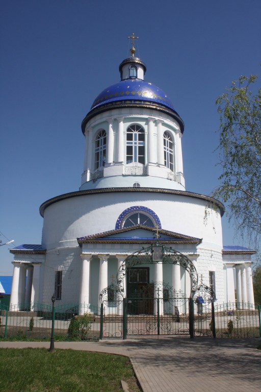 Бондари. Церковь Троицы Живоначальной. фасады