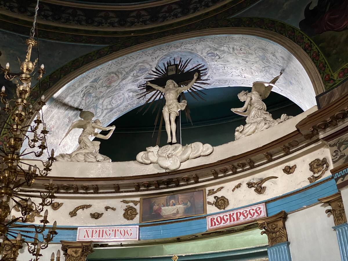 Церковь Троицы Живоначальной, Бондари (Бондарский район, Тамбовская область). интерьер и убранство, Скульптурное Распятие с предстоящими, идентичное Распятию в домовой церкви Московского университета на Моховой