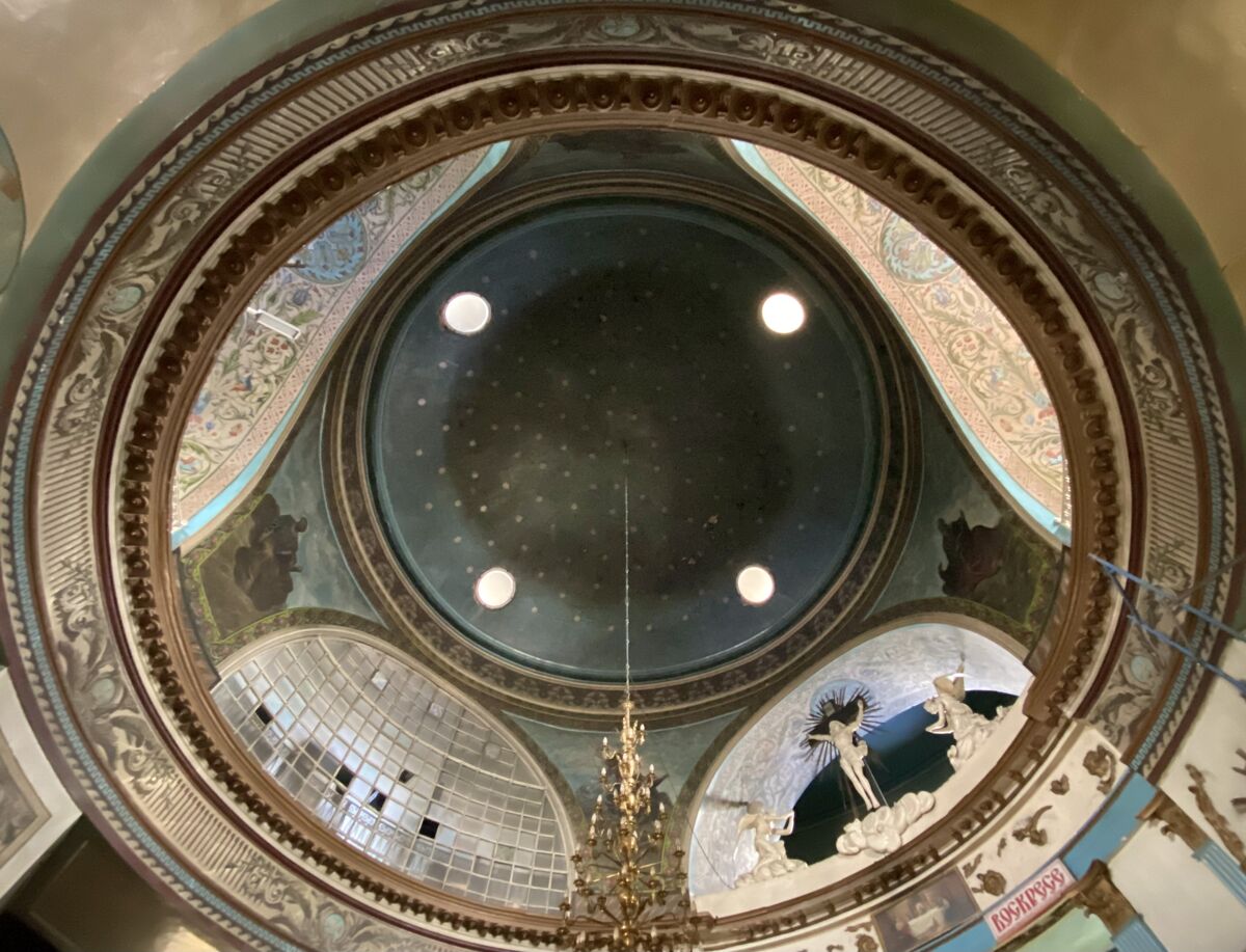 Церковь Троицы Живоначальной, Бондари (Бондарский район, Тамбовская область). интерьер и убранство, Подкупольное пространство