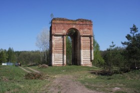 Земетчино. Колокольня церкви Покрова Пресвятой Богородицы