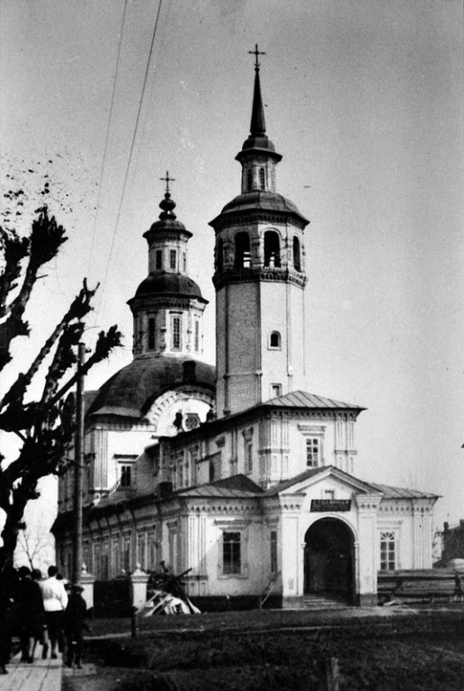 Церковь Донской иконы Божией Матери, Вятка (Киров) (Вятка (Киров), город, Кировская область). архивная фотография, Фото начала 30-х годов, пред сносом. источник : http://arch-heritage.livejournal.com/1938598.html
