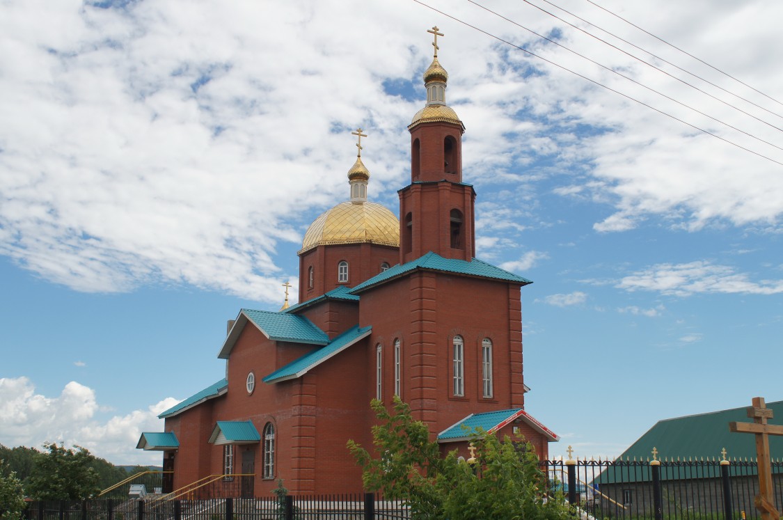 Зирган. Церковь Михаила Архангела. фасады