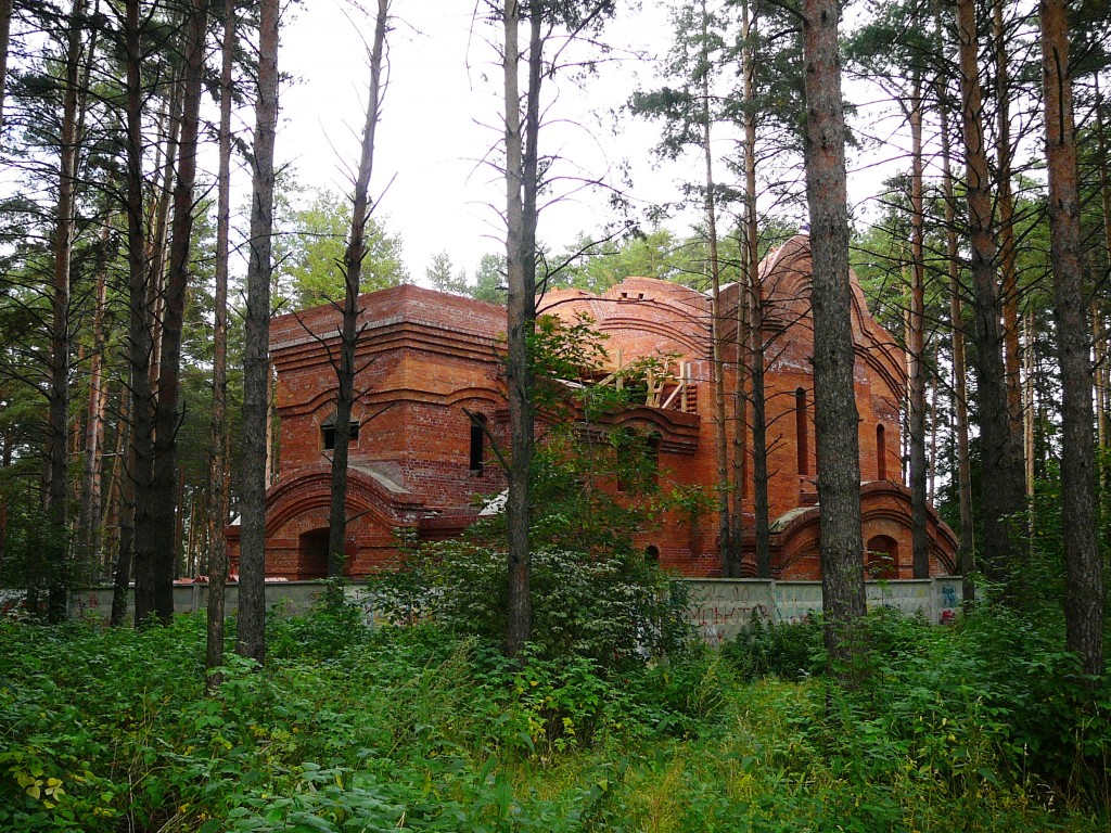 Церковь Луки (Войно-Ясенецкого) в Компрессорном, Екатеринбург (Екатеринбург (МО город Екатеринбург), Свердловская область). фасады, Строительство храма Святителя Луки 