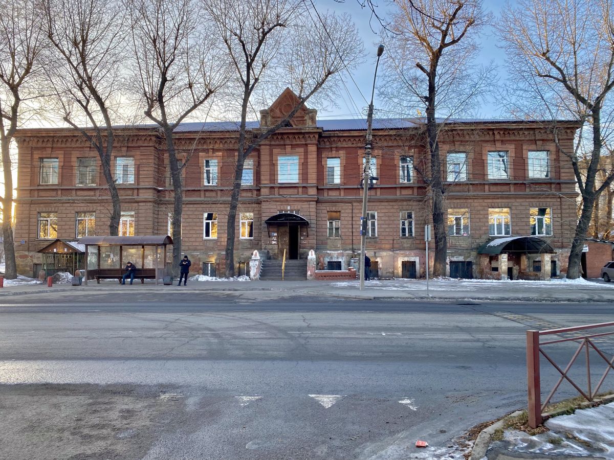 Вознесенский монастырь, Иркутск (Иркутск, город, Иркутская область). дополнительная информация, Странноприимный дом (ныне жилой дом), вид с ул Полярная
