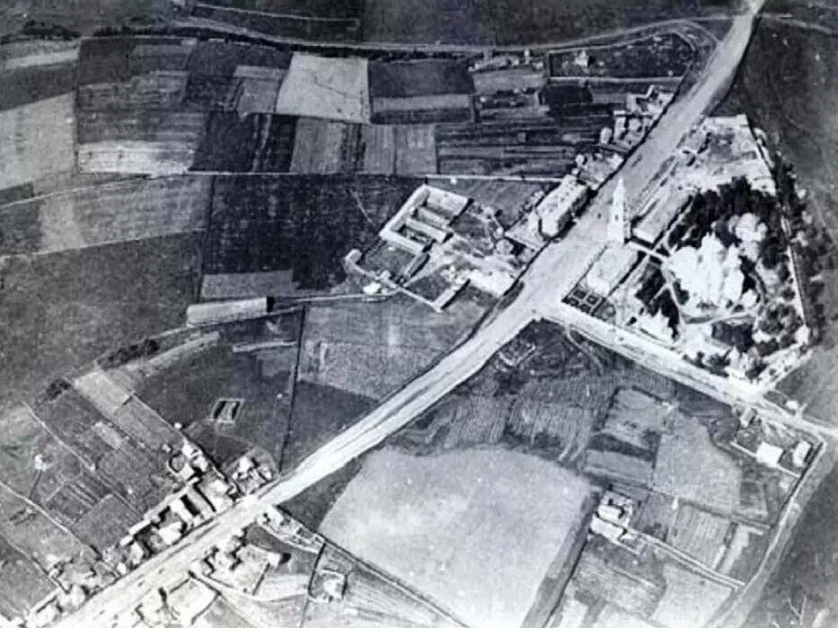 Вознесенский монастырь, Иркутск (Иркутск, город, Иркутская область). архивная фотография, Фото монастыря с воздушного шара. Л.В.Вознесенский https://pastvu.com/p/1602429